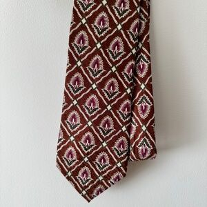 Burberry's silk tie